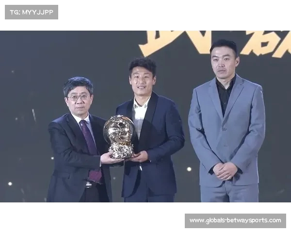 武磊荣获2023年中国金球奖 成为历史上四度获奖的传奇球员 武磊荣获2023年中国金球奖 成为历史上四度获奖的传奇球员